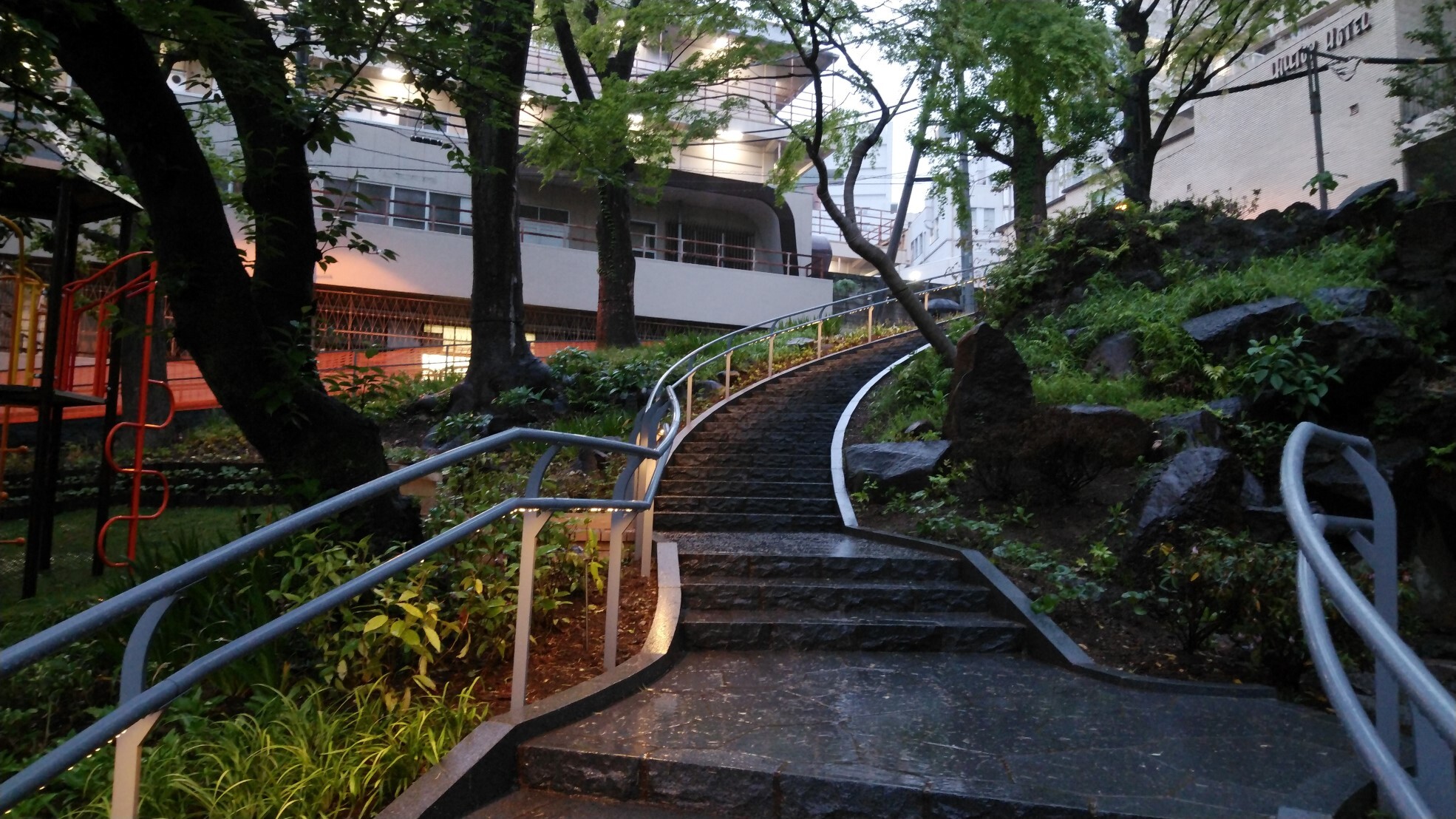  錦華公園 