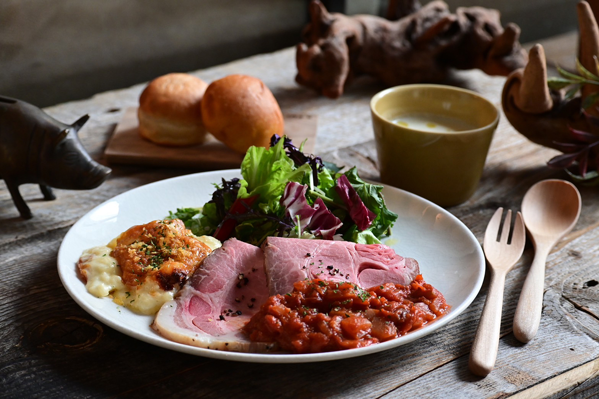  Cafe, Dining&Bar 104.5（カフェ ダイニンアンドバー イチマルヨンゴー） 