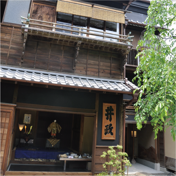 千代田区有形文化財 井政 （神田の家）